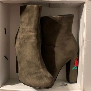 They are basically new shoes new shoe smell